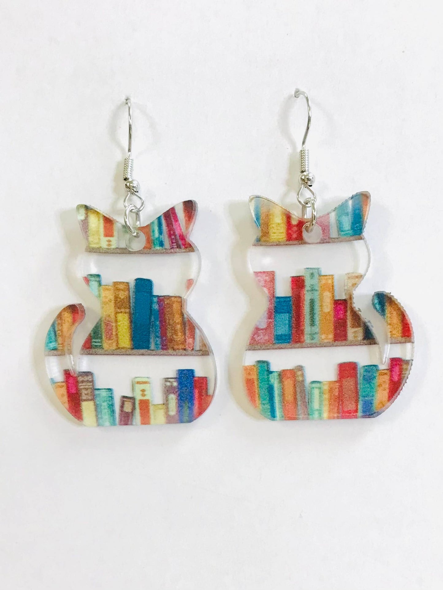 Bookshelf Cat Earrings